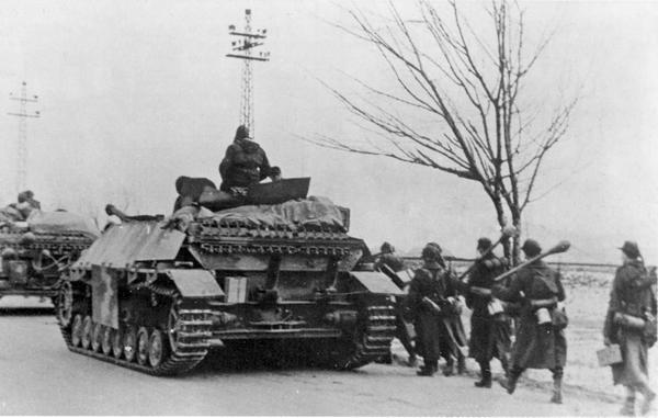     Jagdpanzer IV/70(V)      Panzerfaust 60