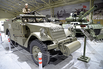 ˸   Scout Car M3A1,      