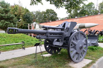     10,5 cm leFH 18,        1941-1945 .