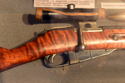 Снайперская модификация винтовки Мосина образца 1891/30 года – длинная рукоятка затвора, отогнутая вниз, ЦМВС, г.Москва