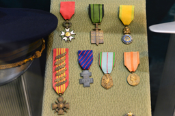 Французские награды. Верхний слева – знак ордена Почётного легиона, ЦМВС, г.Москва