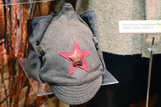 Суконный шлем принадлежал Л.Л. Клюеву. ЦМВС, г.Москва
