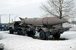 Ракета 8К14 (Р-17) комплекса 9К72 «Эльбрус» на грунтовой тележке 2Т3М1 