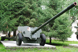 100-мм противотанковая пушка «Рапира» МТ-12, штаб Центрального военного округа, Екатеринбург