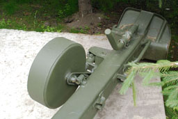100-мм противотанковая пушка «Рапира» МТ-12, штаб Центрального военного округа, Екатеринбург