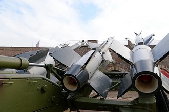 Четырёхбалочная пусковая установка 5П73 с ракетами В-601ПД (5В27Д), Белградский военный музей 