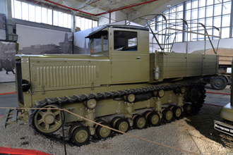 Артиллерийский тягач «Коминтерн», выставка «Моторы Войны»