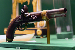        Pistolet modele An XIII (  13- ,    ,     1805 ). -  , .