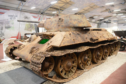 Средний танк Т-34 выпуска Сталинградского тракторного завода, 1942 год, парк «Патриот»