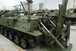 240-мм САУ Тюльпан 2С4, музей «Боевая слава Урала» 