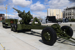 155-мм орудие «Long Tom» и артиллерийский тягач M5, музей «Боевая слава Урала», г.Верхняя Пышма