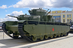 Полноразмерный макет тяжёлого танка Т-35, музей  «Боевая слава Урала»