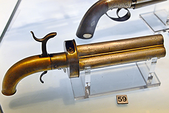 Пистолет капсюльный четырёхствольный «бюндельревольвер», он же «Pepper-box» (Европа, XIX в.), Тульский государственный музей оружия