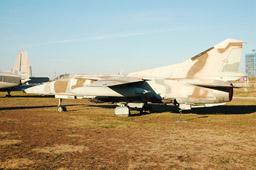 МиГ-27 - подфюзеляжный гребень