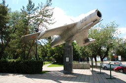 Истребитель МиГ-17