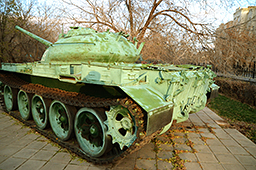 Катки стоящих рядом танков Т-54 и Т-34-85 - одинаковы